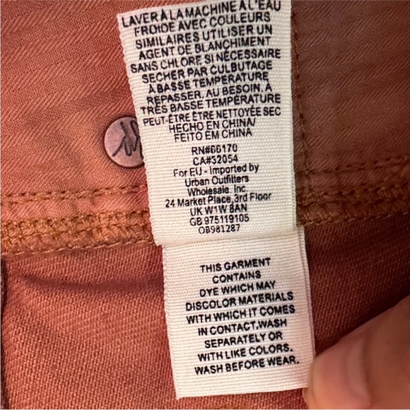 Free People We The Free Zip It Up Leopard Mini Skirt
Pineapple Combo NWT. - Picture 9 of 11